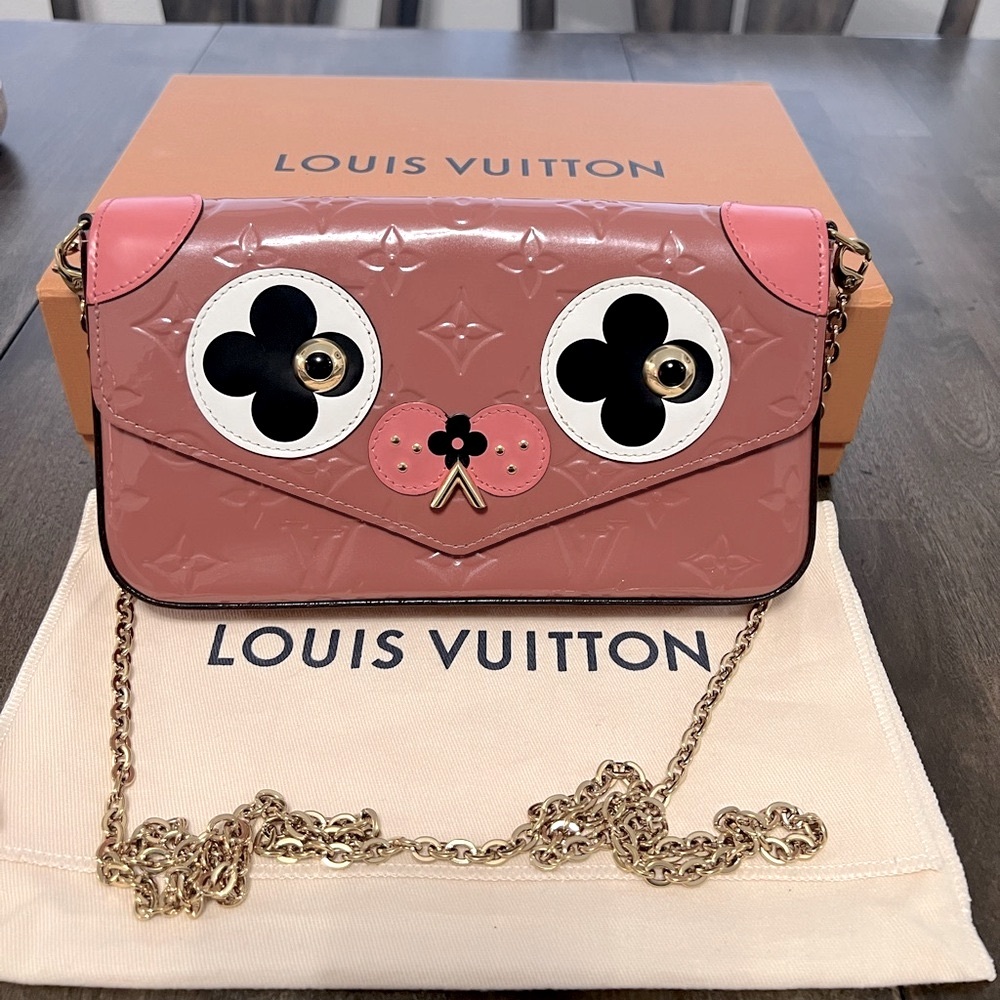 💯 LOUIS VUITTON Monogram Vernis
Pochette-Felicie Chain Long Wallet with COA